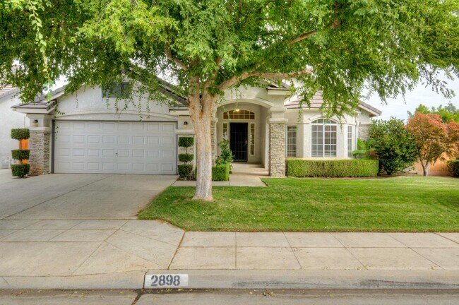Primary Photo - 2898 E Pryor Dr