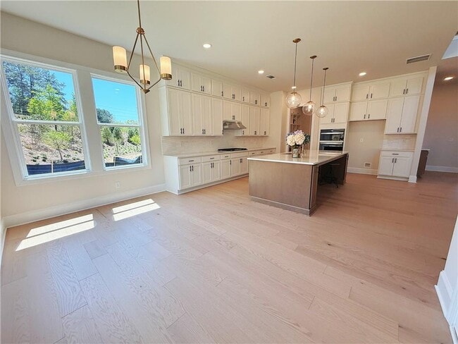 Building Photo - 2450 Colliers Ln