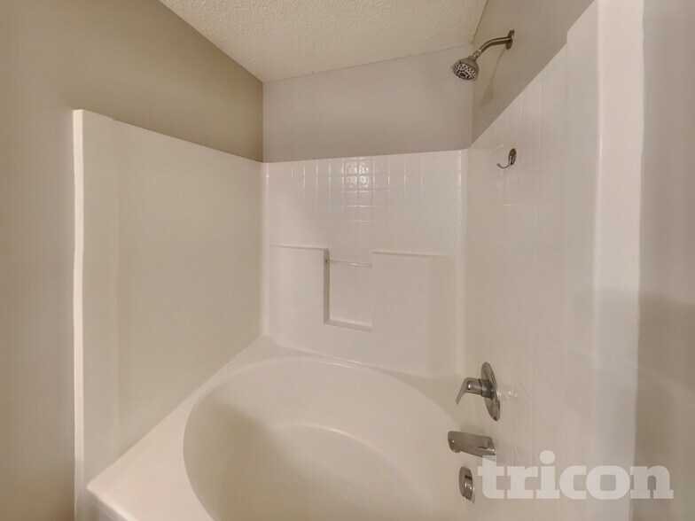 Building Photo - 217 Wild Olive Dr