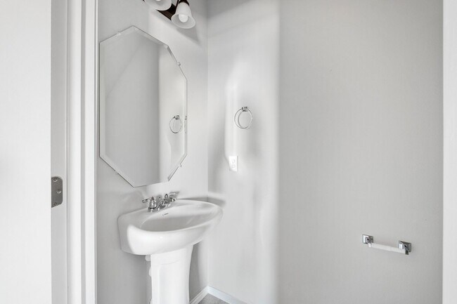 Building Photo - Recently Built 3 Bedroom, 2 Bath Duplex in Georgetown