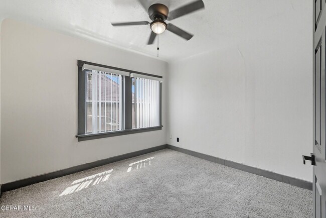 Building Photo - 3800 Altura Ave