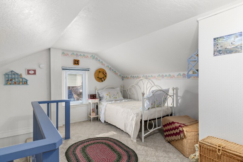 Building Photo - 1204 Avenue E