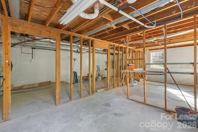 Building Photo - 100 Chadmore Dr