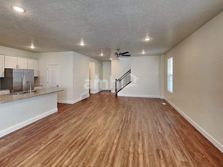 Building Photo - 6109 W Arranmore Dr