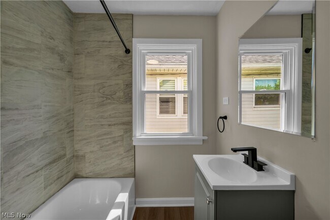 Building Photo - 8505 Bancroft Ave