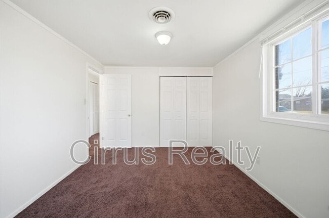 Building Photo - 1924 Zinzer Rd