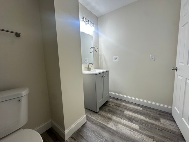 Building Photo - 85 Twiss St