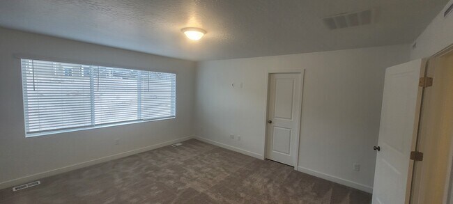 Building Photo - 2284 Wildwood Ln