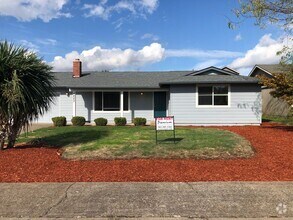 Building Photo - Well Cared for Three Bedroom