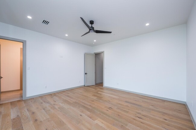 Building Photo - 8120 Stillmeadow Ct