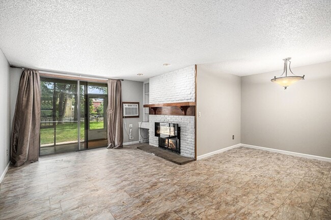 Building Photo - 2 Bedroom 2 Bath Condo in Pier Point Villa...