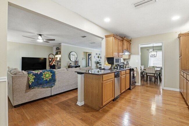 Building Photo - 4731 NW 39th St