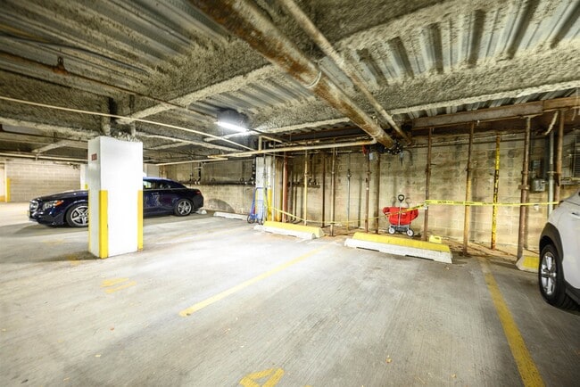 Building Photo - 207 Shearwater Ct W