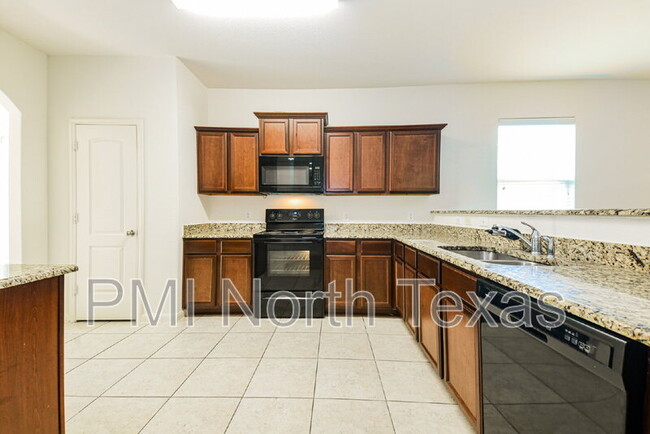 Building Photo - 330 Lavaca Dr