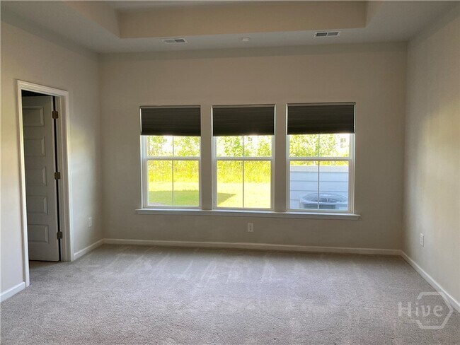 Building Photo - 145 Binscombe Ln