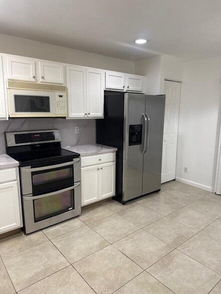 Building Photo - 6109 Reynolds St