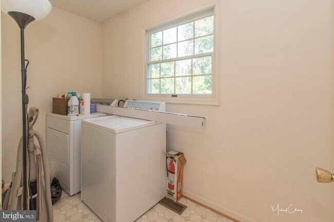 Building Photo - 14114 Silent Wood Way