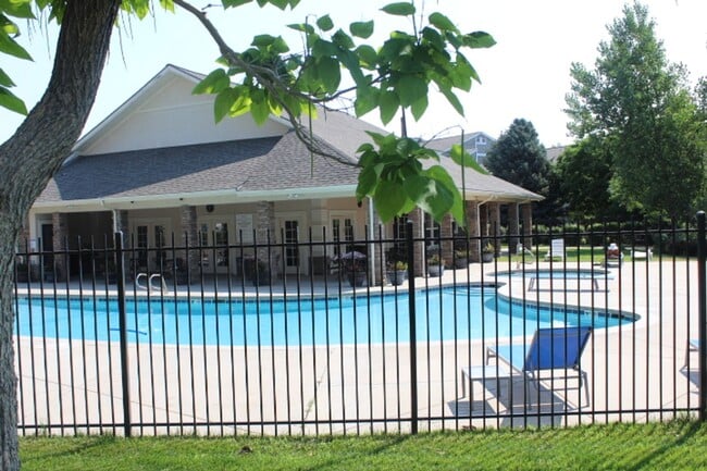 Building Photo - MOVE IN INCENTIVE - ENTIRE MONTH OF OCTOBE...