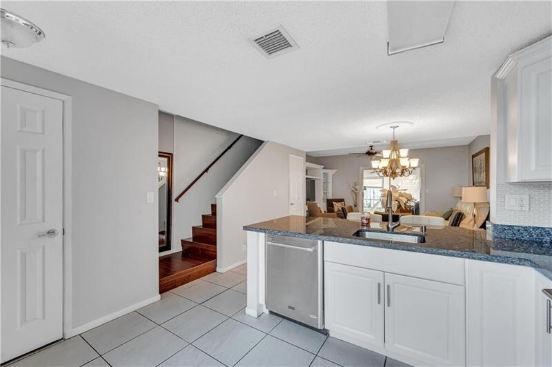 Building Photo - 2683 NE 15th St