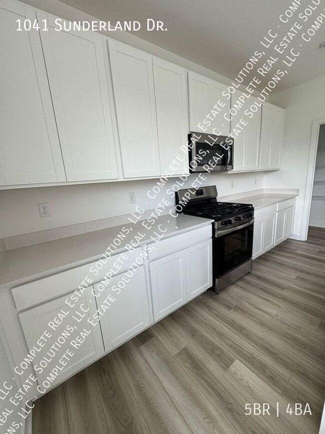 Building Photo - 1041 Sunderland Dr