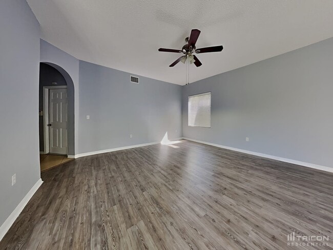Building Photo - 4217 Harbor Lake Dr