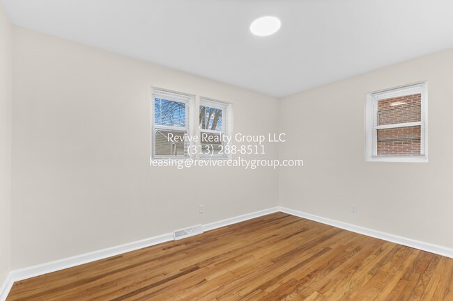 Building Photo - 1746 Beaupre Ave