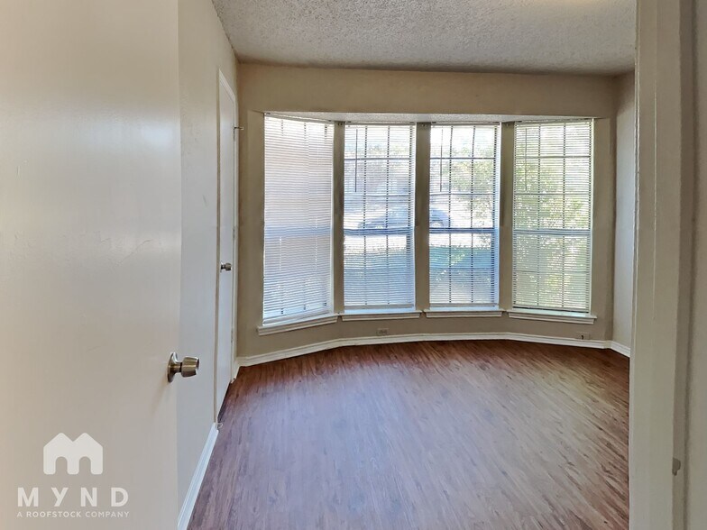 Building Photo - 11835 Garden Terrace Dr