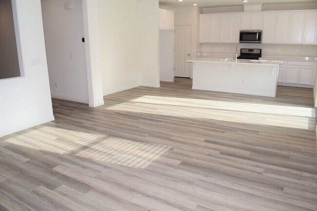 Building Photo - Beautiful Brand New Home located in the Ve...