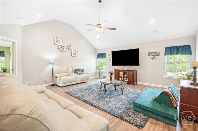 Building Photo - 3 Swallow Tail Cir