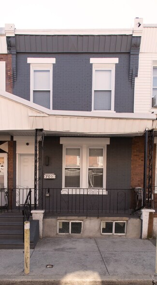 Building Photo - 750 E Madison St