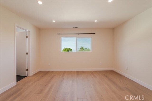 Building Photo - 10425 Pinyon Ave