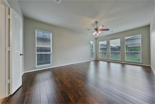 Building Photo - 139 Sweet Leaf Grove Ln