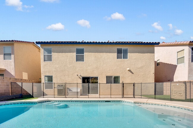 Building Photo - 11142 Romola St