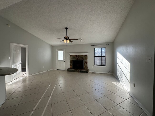 Building Photo - 1500 Kruse Dr