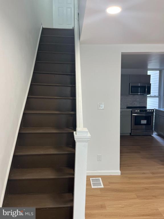 Building Photo - 163 N Edgewood St