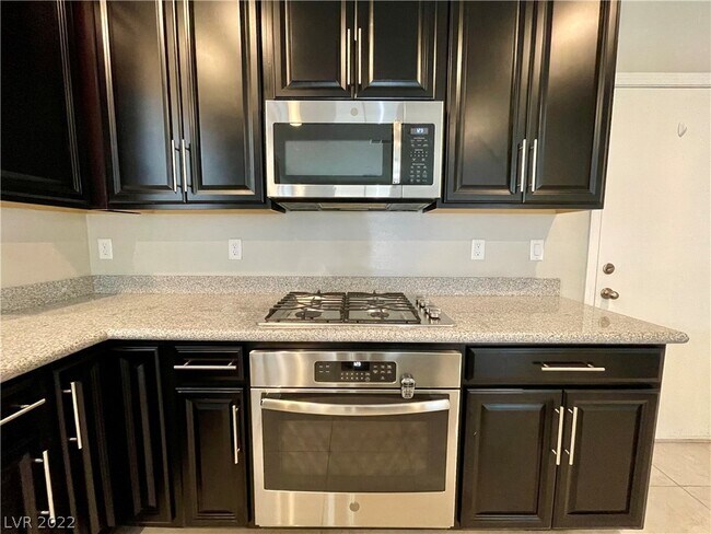 Building Photo - 354 Mezzaforte St