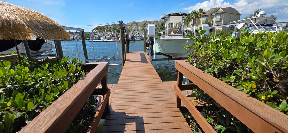 Building Photo - 8715 Cove Ct
