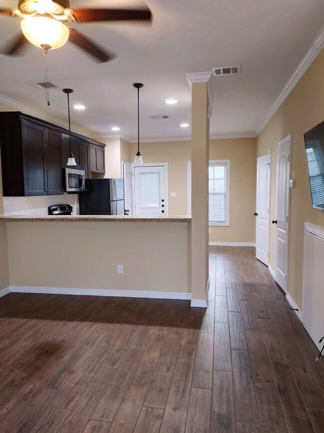Building Photo - 343