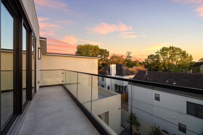 Building Photo - 7 Lana Ln