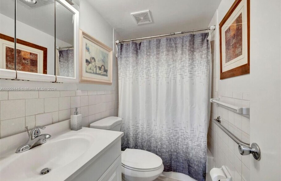 Building Photo - 510 SW 15th St