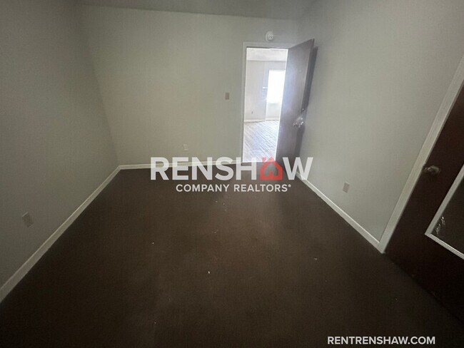 Building Photo - 268 Greenfield Dr