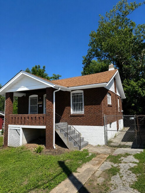 Building Photo - 2140 69th St