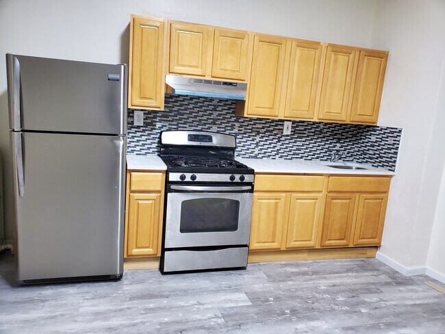 Updated apartment - 60 Brighton Ave