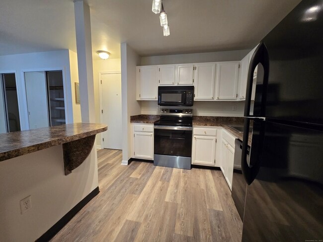 Building Photo - 1209 Cromwell Hills Dr