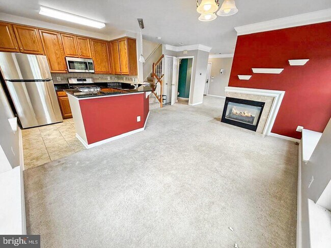 Building Photo - 2305 Village Crossing Rd