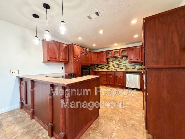 Building Photo - 23775 Cruise Cir Dr