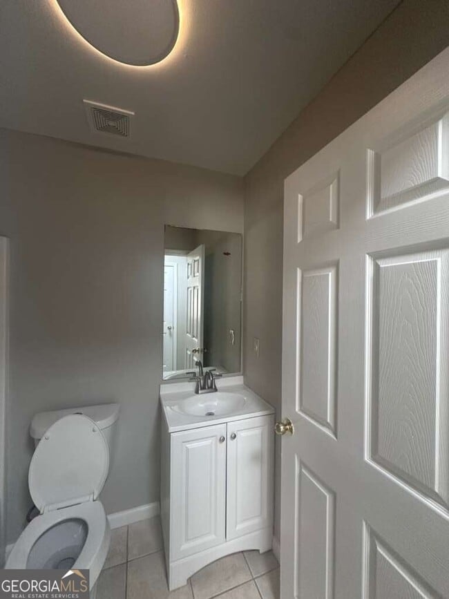Building Photo - 400 Stonehaven Cir