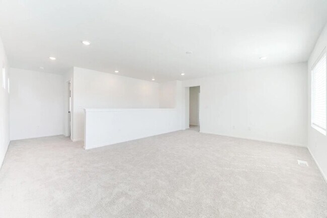 Building Photo - 6130 Crestner Dr SW