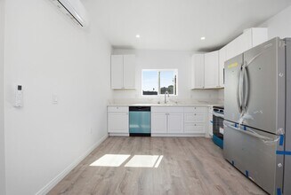 Building Photo - Brand new!