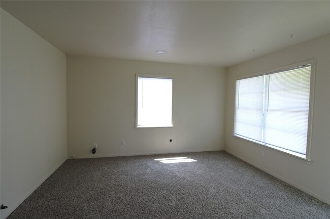 Building Photo - 104 Prewitt Ln